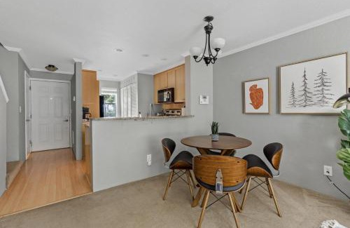 East Lake Hills Apartment | Beautiful Bellevue Apartment with Balcony and Lake Views