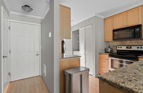 East Lake Hills Apartment | Beautiful Bellevue Apartment with Balcony and Lake Views