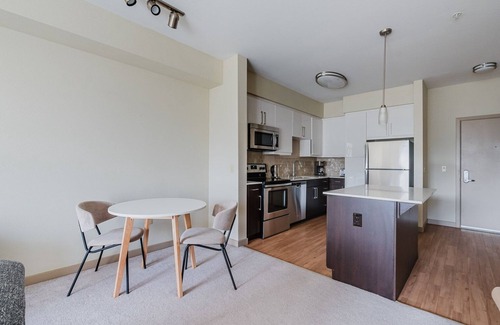 Pleasanton Apartment | Blueground | Dublin, pool & AC, nr Heritage Park