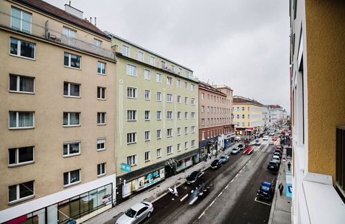 Favoriten Apartment | Blueground | Favoriten, balcony, nr Belvedere