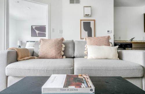 Gateway Apartment | Gateway Hotel with Pool, Gym, and Shops Nearby in ATX