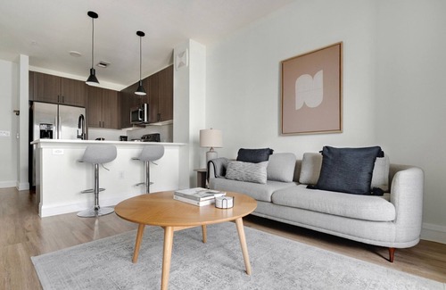 Hancock Apartment | Blueground | Hancock, pool, nr Zilker Park