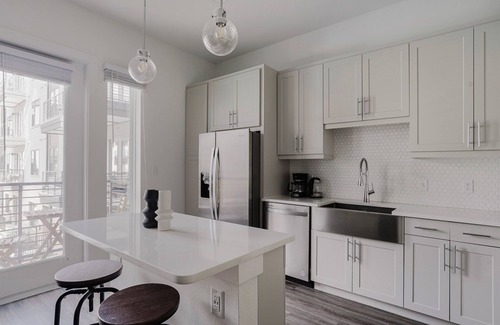 Highland Apartment | Blueground | Highland 1bd apartment