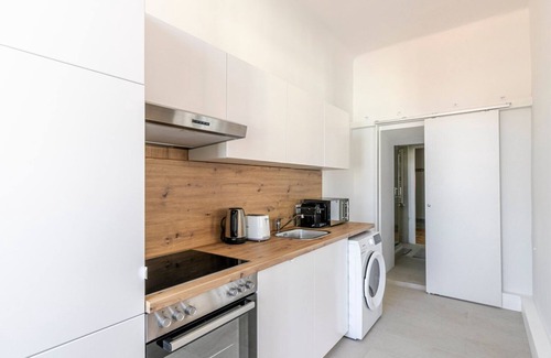Josefstadt Apartment | Blueground | Josefstadt, view, nr Rathaus
