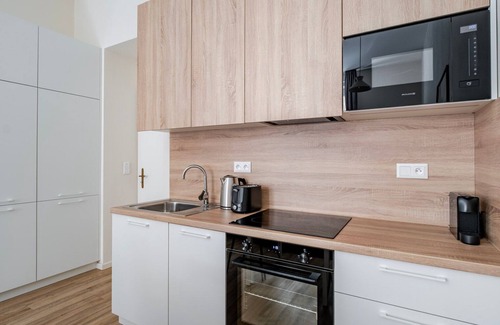 Prague 7 Apartment | Blueground | Letná, furnished studio, foodie area (PRG-49)