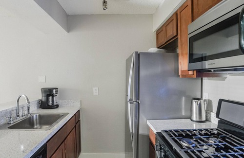 Cherrywood Apartment | Blueground | Mueller 1bd, BBQ, Pool, AC, nr Downtown
