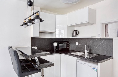 Sorbonne Apartment | Blueground | Odéon, nr Notre-Dame & Seine