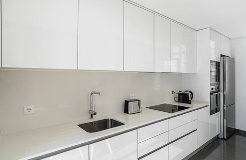 Carcavelos Apartment | Blueground | Oeiras, AC & w/d, nr Palácio