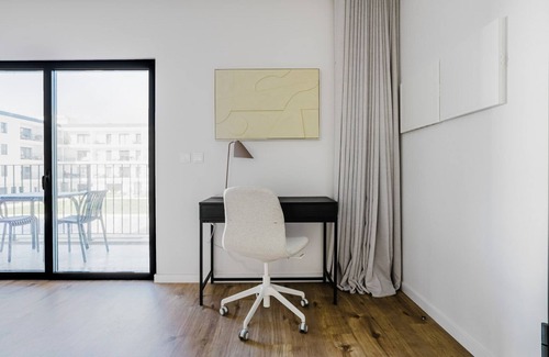 Carcavelos Apartment | Blueground | Oeiras, AC & w/d, nr Palácio