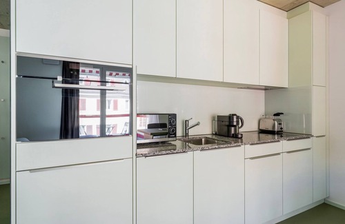 Oerlikon Apartment | Blueground | Oerlikon, balcony, nr Zurich Zoo