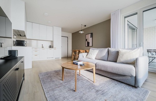 Prague 7 Apartment | Blueground | Prague 7, balcony, Stromovka Park (PRG-26)