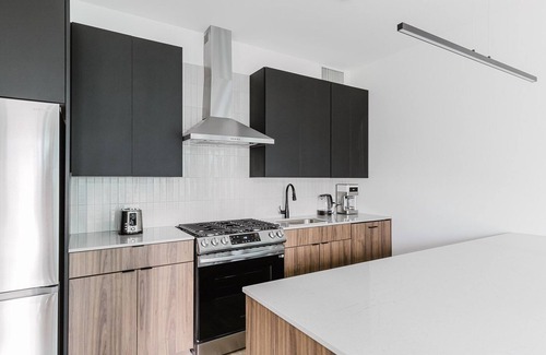 Streeterville Apartment | Blueground | River North, balcony & pool, nr Pier