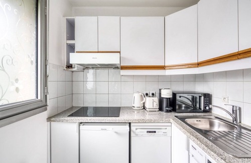 Passy Apartment | Blueground | Trocadero, intercom, nr Passy Plaza