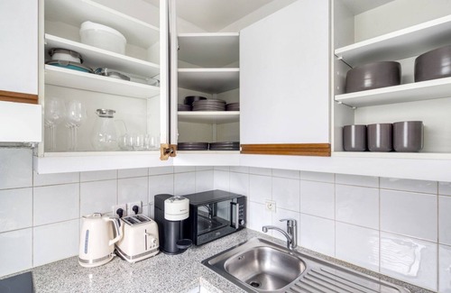 Passy Apartment | Blueground | Trocadero, intercom, nr Passy Plaza