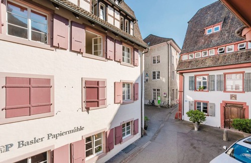 Basel City Centre Apartment | Blueground | Vorstädte, w/d, furniture & decor