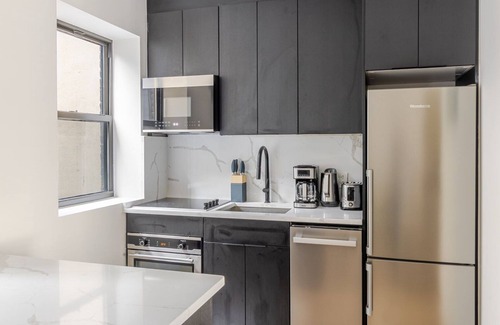 Williamsburg Apartment | Blueground | Williamsburg, washer, nr McCarren Park