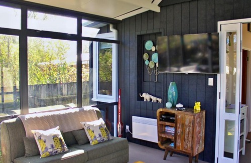 Turangi House | Family-Friendly Bluehaven Cottage - Top-Rated Turangi Stay