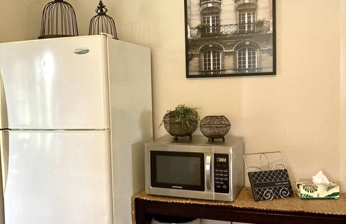 Bective Cottage | Tranquil BlueHaven Retreat: Guest Rated 10/10, Family-Friendly