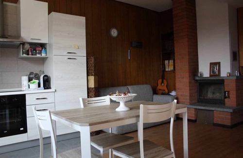 Omegna Apartment | Cozy Bluelake Apartment 1 in Omegna with Kitchen Access