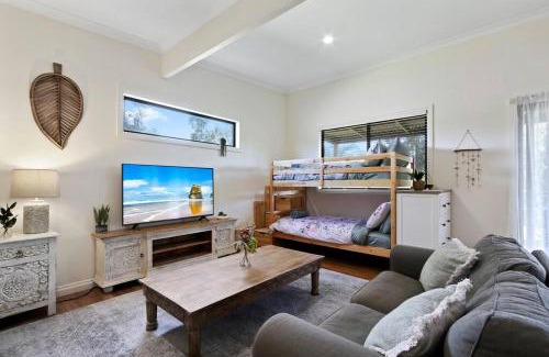 Metung House | Bluelake Cottage Metung: Pet-Friendly Retreat with High Ratings