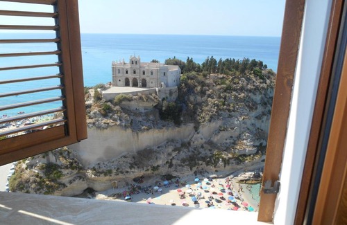 Tropea Apartment | Oceanfront Bliss at BlueMind - Rated 9.7/10 by Guests