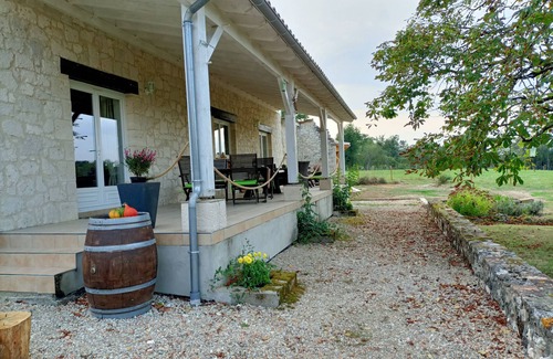 Lauzun House | Idyllic Country Gîte with Pool in Périgord, Dordogne