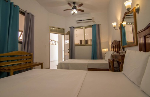 Cienfuegos House | Guest Rated 9.8: BlueRoom & Hostal Sunrise with Spa & Dining