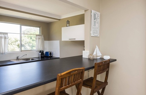 Guilderton House | Convenient Retreat: Steps from the Foreshore & Pet Friendly