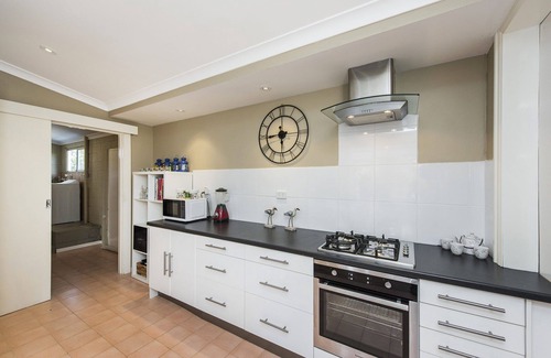 Guilderton House | Convenient Retreat: Steps from the Foreshore & Pet Friendly