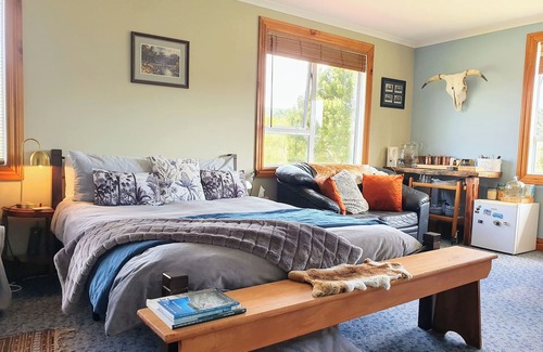 Hokitika Other | Discover BLUESPUR FARMSTAY - Unique Off-Grid Farm Experience
