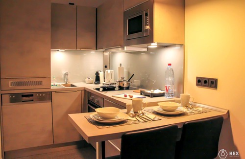 Stadtbezirk 3 Apartment | Discover BlueStone Boarding Apartments with Oceanfront Views