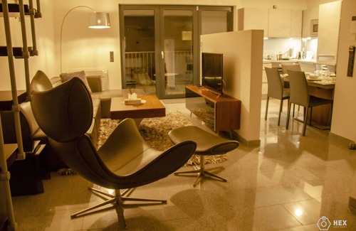 Stadtbezirk 3 Apartment | Discover BlueStone Boarding Apartments with Oceanfront Views