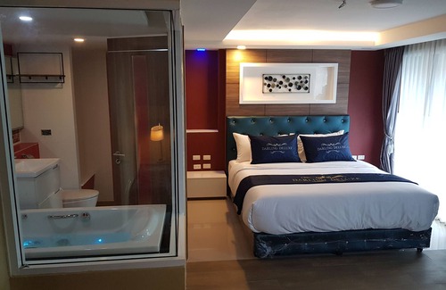 Ban Mai Hotel | Top-Rated BlueTel Residence Bangkok IMPACT with Pool & Dining