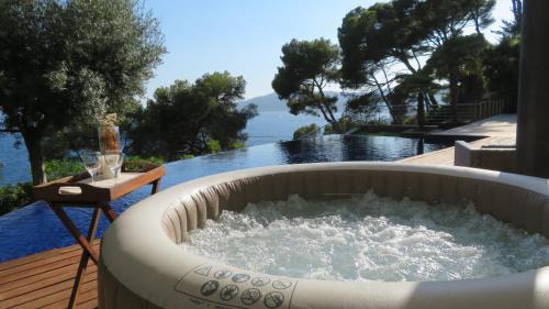 Llafranc Villa | Oceanfront Blueview Villa with Pool and Pet-Friendly Perks