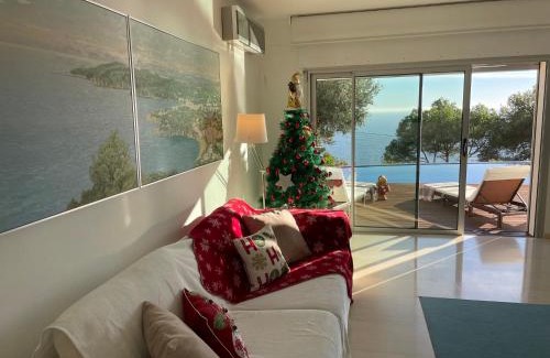 Llafranc Villa | Oceanfront Blueview Villa with Pool and Pet-Friendly Perks