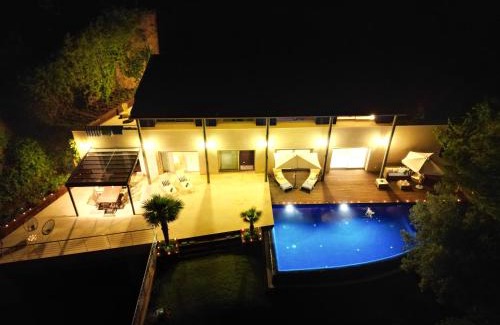 Llafranc Villa | Oceanfront Blueview Villa with Pool and Pet-Friendly Perks