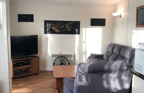 Golden Beach House | Bluewater beachfront gem