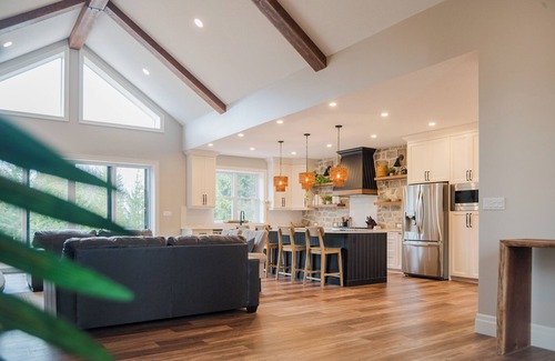 Bluewater Cottage | Bluewater Bungalow - Custom Cottage nestled between Grand Bend & Bayfield