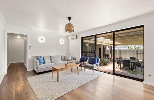 Broadwater House | Discover Bluewater Retreat: Pet and Child-Friendly Haven