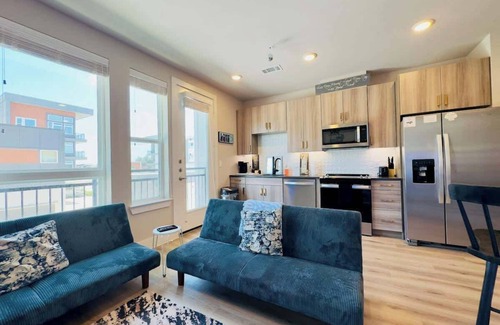 McNeil Apartment | Bluey: Near Domain + Gym | Pool | Game Room & EV
