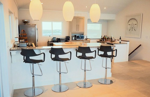 Staniel Cay House | Experience Blue Yonder: Oceanfront Bliss Awaits You