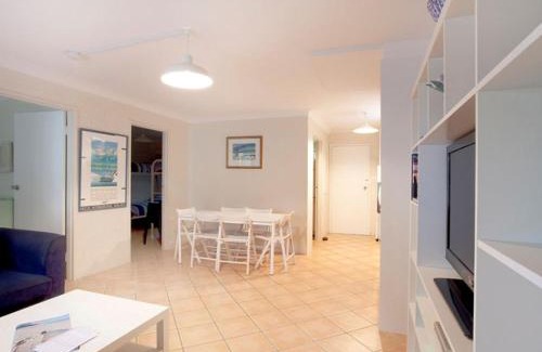 Blueys Beach House | Relax at Blueys Beach Villa Manyana with Pool Access