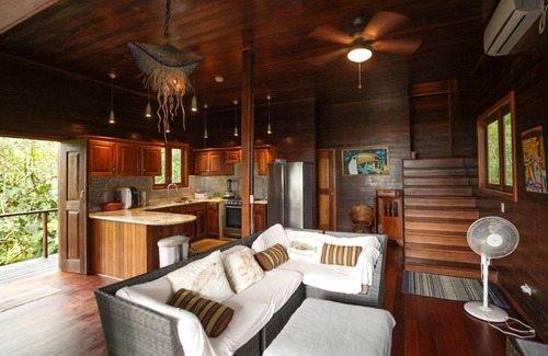 Bocas del Toro House | Bluff Beachfront Getaway: Pet & Child Friendly Retreat