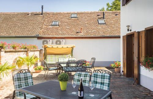 Villany House | Blum Pince - Borozó Vendégház: Family-Friendly Retreat