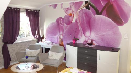 Jenfeld Apartment | Blumen Apartment: Guest Rated 8.3/10 for Your Stay