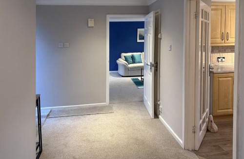 Blunsdon Apartment | Blunsdon Lodge: Family-Friendly Bungalow with Free Parking