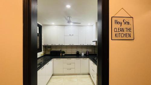 Greater Kailash Apartment | Comfortable 3BHK Stay Near M Block Market in Greater Kailash