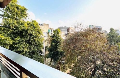 Sainik Farm House | BluO Classic 1BHK - MAX Hospital Saket