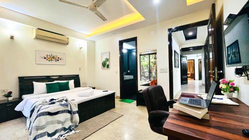 New Delhi Apartment | Family-Friendly BluO Park Facing 3BR with Balcony & Parking