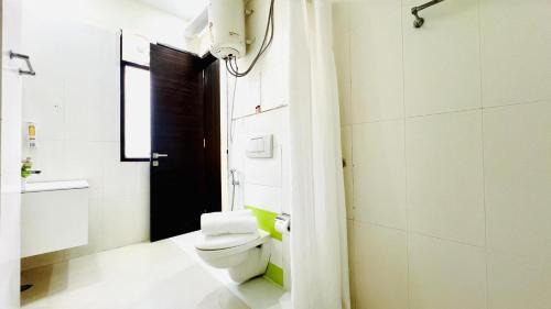 DLF Phase 3 Apartment | BluO Stays - DLF CyberCity Gurgaon